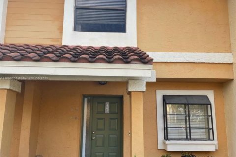 Copropriété à louer à Coconut Creek, Floride: 2 chambres, 112.69 m2 № 1941076 - photo 1