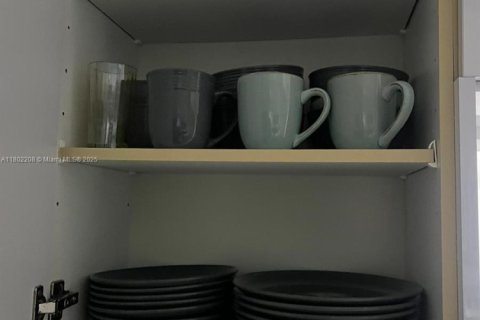 Condominio en venta en Sunny Isles Beach, Florida, 2 dormitorios, 84.26 m2 № 1941579 - foto 12