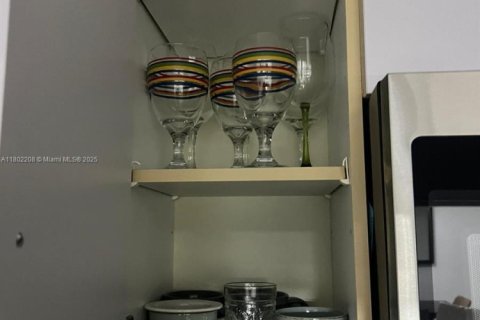 Condominio en venta en Sunny Isles Beach, Florida, 2 dormitorios, 84.26 m2 № 1941579 - foto 8