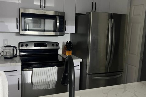 Condominio en venta en Sunny Isles Beach, Florida, 2 dormitorios, 84.26 m2 № 1941579 - foto 6