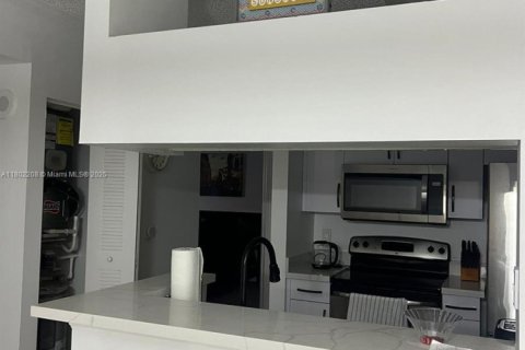 Condominio en venta en Sunny Isles Beach, Florida, 2 dormitorios, 84.26 m2 № 1941579 - foto 5