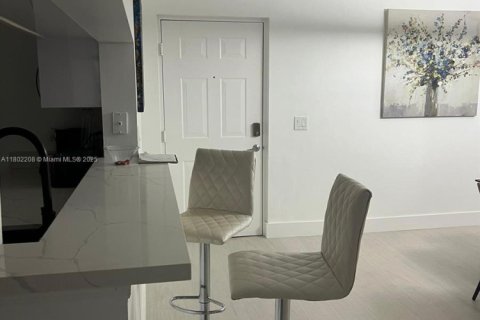 Condominio en venta en Sunny Isles Beach, Florida, 2 dormitorios, 84.26 m2 № 1941579 - foto 14