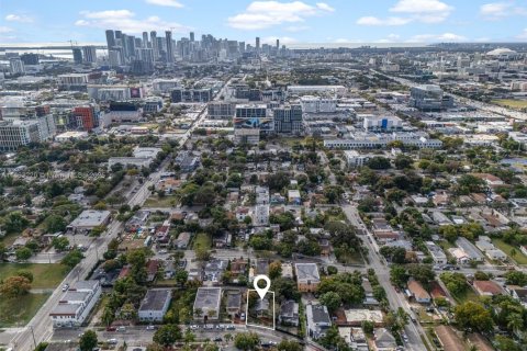 Купить виллу или дом в Майами, Флорида 2 спальни, 91.42м2, № 1601578 - фото 1