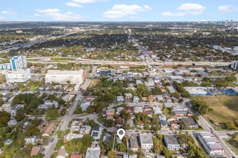 Купить виллу или дом в Майами, Флорида 2 спальни, 91.42м2, № 1601578 - фото 12