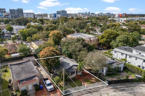 Купить виллу или дом в Майами, Флорида 2 спальни, 91.42м2, № 1601578 - фото 2