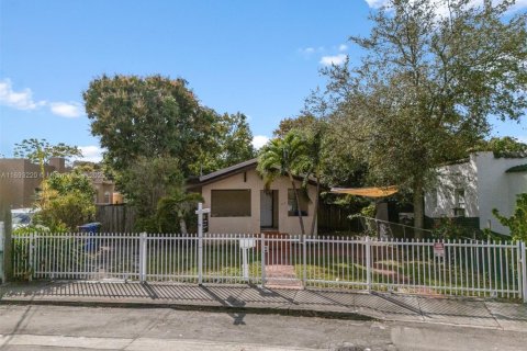 Купить виллу или дом в Майами, Флорида 2 спальни, 91.42м2, № 1601578 - фото 5