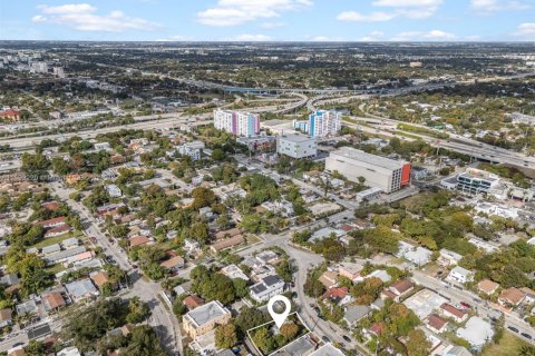 Купить виллу или дом в Майами, Флорида 2 спальни, 91.42м2, № 1601578 - фото 13