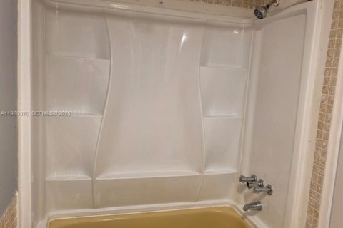 Copropriété à vendre à Lauderhill, Floride: 1 chambre, 86.21 m2 № 2049901 - photo 8