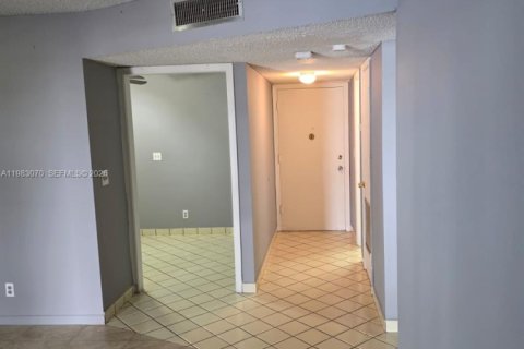 Copropriété à vendre à Lauderhill, Floride: 1 chambre, 86.21 m2 № 2049901 - photo 6