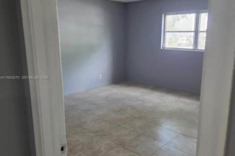Copropriété à vendre à Lauderhill, Floride: 1 chambre, 86.21 m2 № 2049901 - photo 4