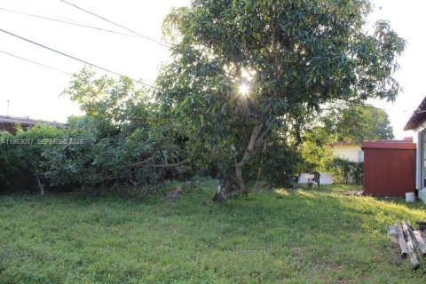 Villa ou maison à vendre à Miami Gardens, Floride: 3 chambres, 91.79 m2 № 2023893 - photo 12