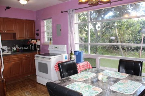 Villa ou maison à vendre à Miami Gardens, Floride: 3 chambres, 91.79 m2 № 2023893 - photo 5