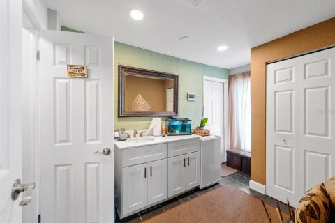 House in Holiday, Florida 3 bedrooms, 101.08 sq.m. № 1911379 - photo 13