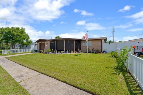 House in Holiday, Florida 3 bedrooms, 101.08 sq.m. № 1911379 - photo 3