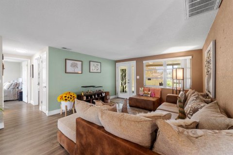House in Holiday, Florida 3 bedrooms, 101.08 sq.m. № 1911379 - photo 6