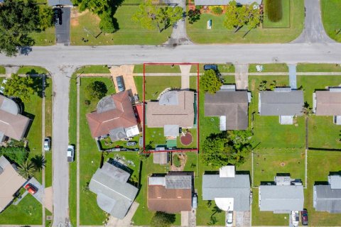 House in Holiday, Florida 3 bedrooms, 101.08 sq.m. № 1911379 - photo 27