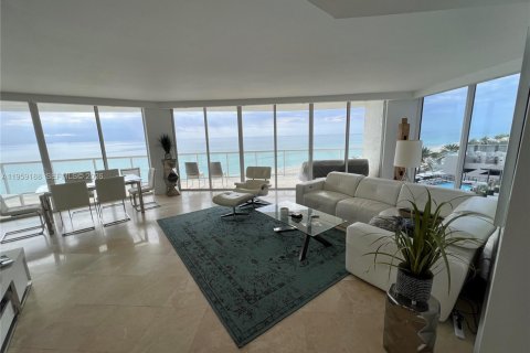 Condominio en alquiler en Sunny Isles Beach, Florida, 3 dormitorios, 205.31 m2 № 2023845 - foto 2
