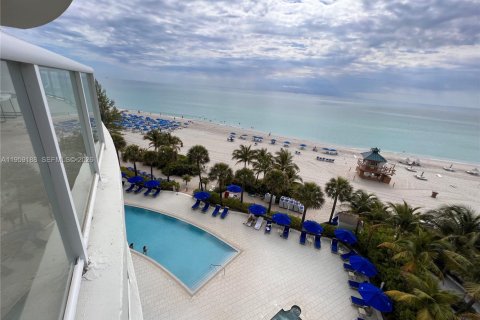 Condominio en alquiler en Sunny Isles Beach, Florida, 3 dormitorios, 205.31 m2 № 2023845 - foto 10