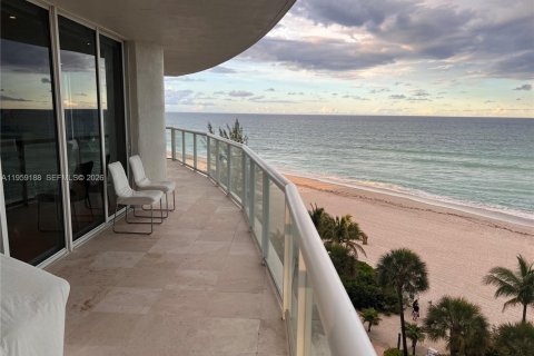Condominio en alquiler en Sunny Isles Beach, Florida, 3 dormitorios, 205.31 m2 № 2023845 - foto 5