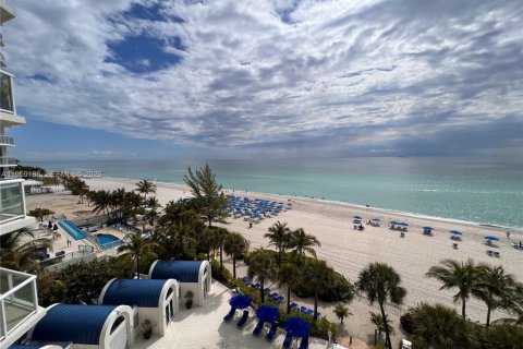 Condominio en alquiler en Sunny Isles Beach, Florida, 3 dormitorios, 205.31 m2 № 2023845 - foto 11