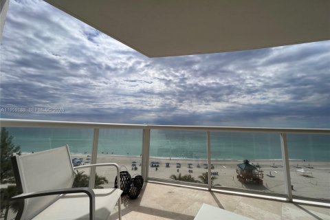 Condominio en alquiler en Sunny Isles Beach, Florida, 3 dormitorios, 205.31 m2 № 2023845 - foto 12