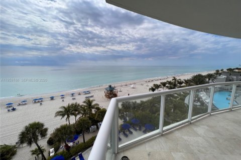 Condominio en alquiler en Sunny Isles Beach, Florida, 3 dormitorios, 205.31 m2 № 2023845 - foto 7