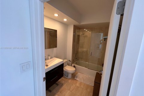 Condominio en alquiler en Sunny Isles Beach, Florida, 3 dormitorios, 205.31 m2 № 2023845 - foto 29