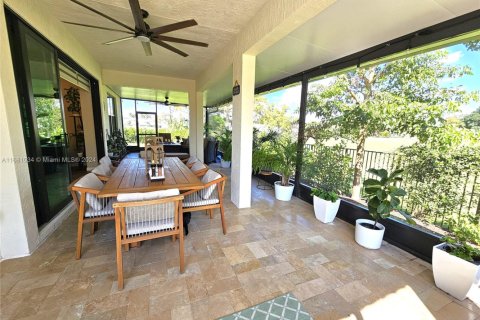 House in Tamarac, Florida 5 bedrooms, 265.7 sq.m. № 1944934 - photo 27