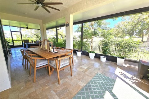 House in Tamarac, Florida 5 bedrooms, 265.7 sq.m. № 1944934 - photo 4