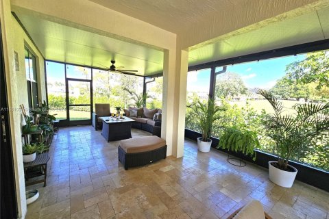 House in Tamarac, Florida 5 bedrooms, 265.7 sq.m. № 1944934 - photo 26