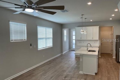 Touwnhouse à louer à Brandon, Floride: 3 chambres, 154.87 m2 № 2114169 - photo 9