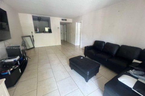 Condominio en venta en Miami, Florida, 1 dormitorio, 76.74 m2 № 1863780 - foto 4