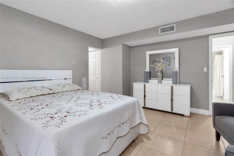 Condo in Miami, Florida, 2 bedrooms  № 1761835 - photo 20
