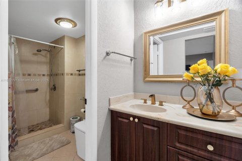 Condo in Miami, Florida, 2 bedrooms  № 1761835 - photo 22