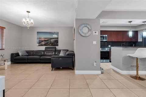 Condo in Miami, Florida, 2 bedrooms  № 1761835 - photo 6
