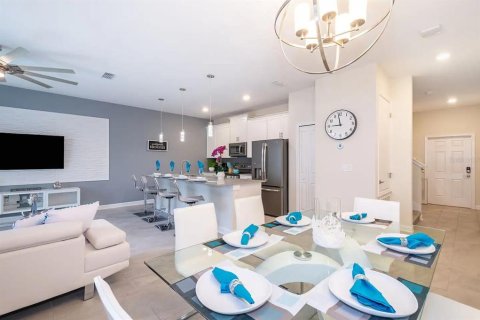 Adosado en venta en Kissimmee, Florida, 4 dormitorios, 177.81 m2 № 1449717 - foto 6