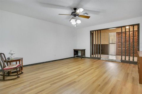 House in Windermere, Florida 4 bedrooms, 243.22 sq.m. № 2095642 - photo 9