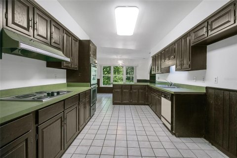 House in Windermere, Florida 4 bedrooms, 243.22 sq.m. № 2095642 - photo 3