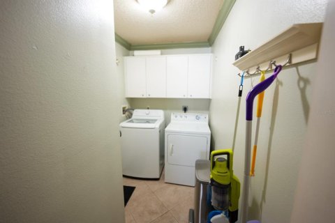 House in Orlando, Florida 3 bedrooms, 107.58 sq.m. № 1679553 - photo 11