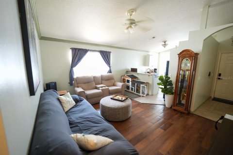 House in Orlando, Florida 3 bedrooms, 107.58 sq.m. № 1679553 - photo 6