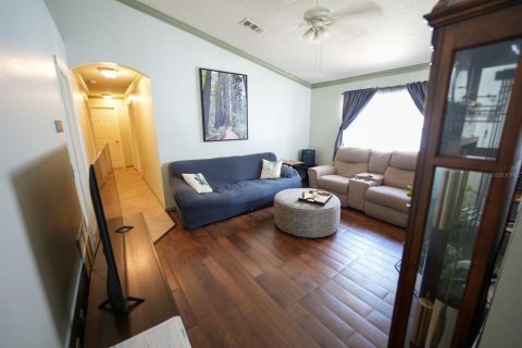 House in Orlando, Florida 3 bedrooms, 107.58 sq.m. № 1679553 - photo 5