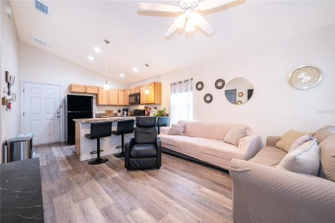 House in Tavares, Florida 2 bedrooms, 67.45 sq.m. № 2230578 - photo 4
