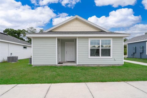 House in Tavares, Florida 2 bedrooms, 67.45 sq.m. № 2230578 - photo 16