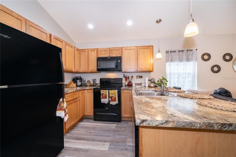 House in Tavares, Florida 2 bedrooms, 67.45 sq.m. № 2230578 - photo 5