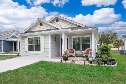 House in Tavares, Florida 2 bedrooms, 67.45 sq.m. № 2230578 - photo 3