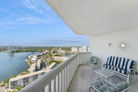 Copropriété à vendre à Aventura, Floride: 2 chambres, 105.91 m2 № 1974725 - photo 3
