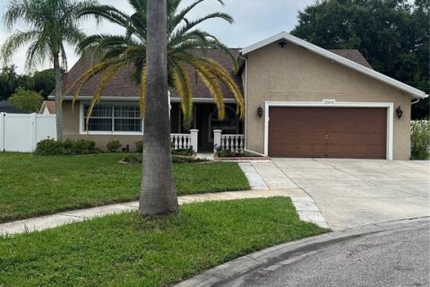 Villa ou maison à vendre à Tampa, Floride: 5 chambres, 219.99 m2 № 2403504 - photo 3
