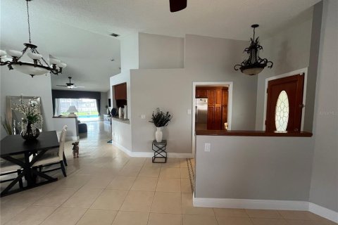Villa ou maison à vendre à Tampa, Floride: 5 chambres, 219.99 m2 № 2403504 - photo 10