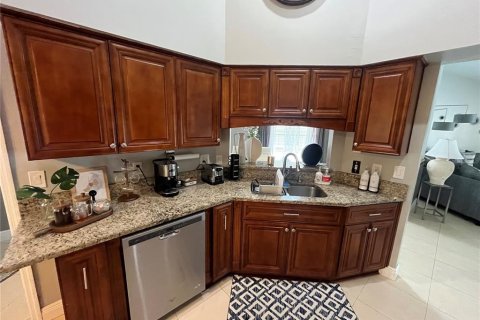 Villa ou maison à vendre à Tampa, Floride: 5 chambres, 219.99 m2 № 2403504 - photo 14