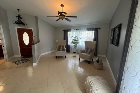 Villa ou maison à vendre à Tampa, Floride: 5 chambres, 219.99 m2 № 2403504 - photo 8